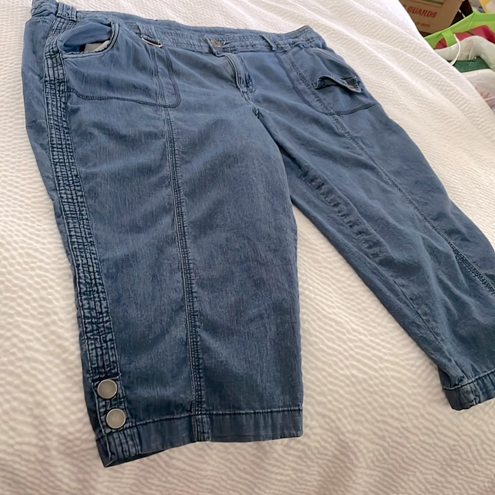 Style & Co capri light weight jeans 20 w